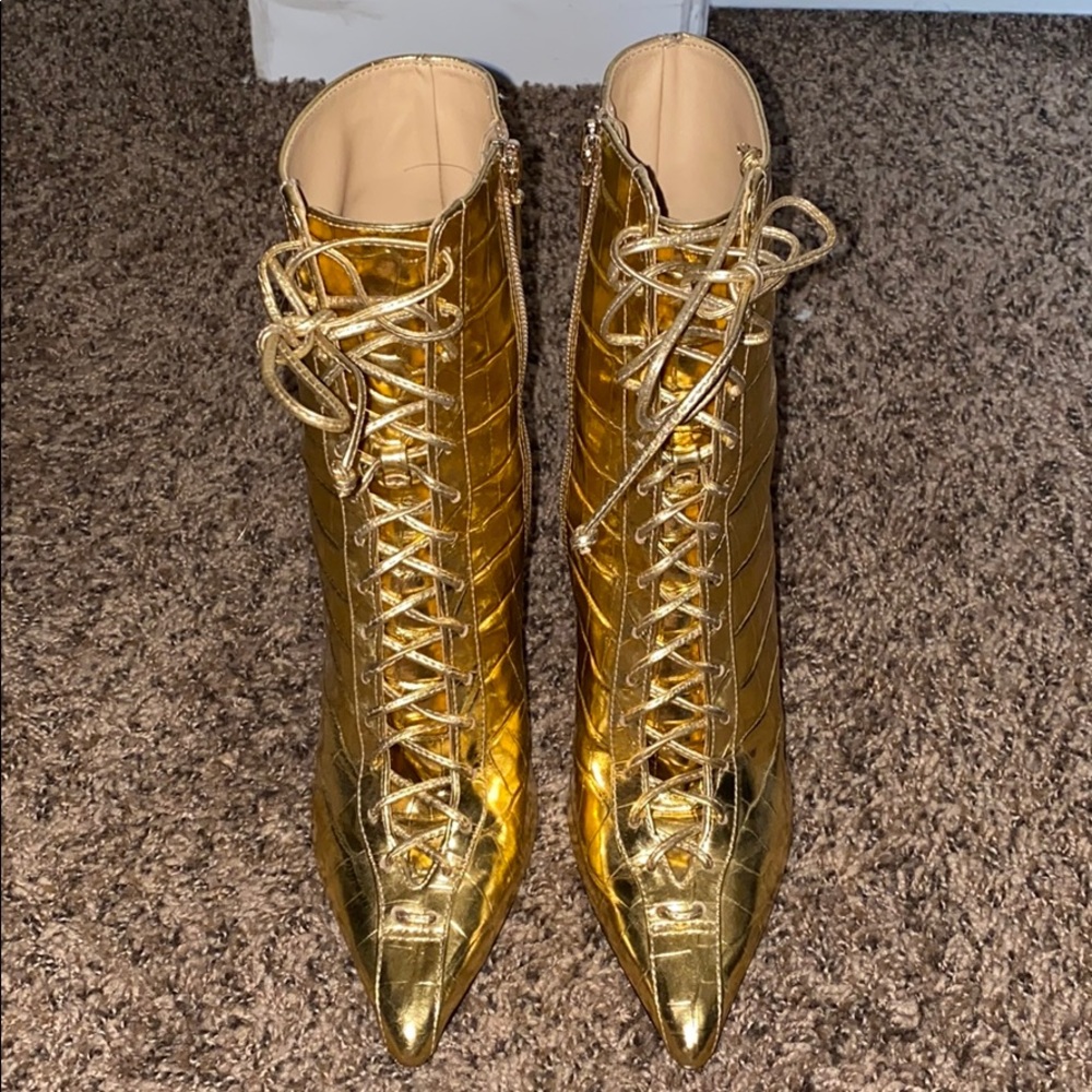 Schutz gently used Gold Anaiya boot